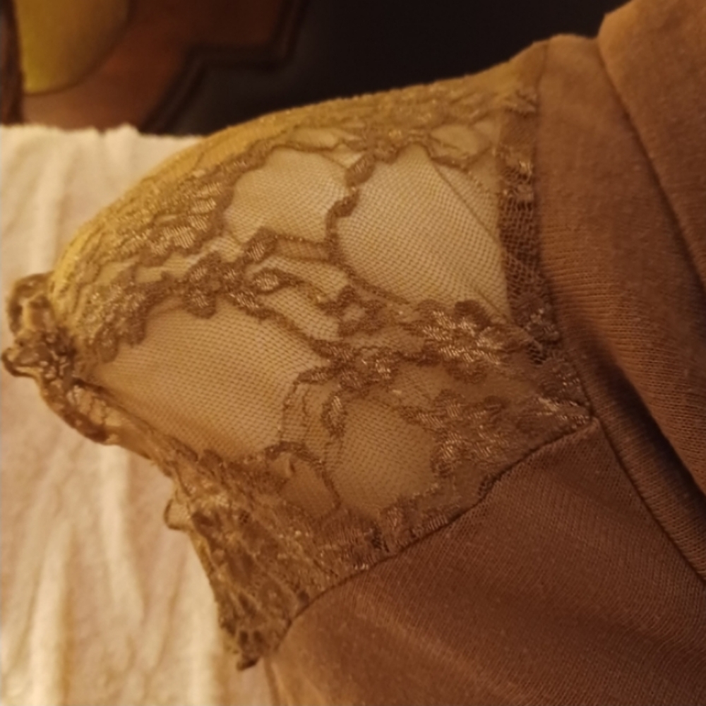 2/$15 SPEECHLESS Tan Colored Draped Turtle Neck Lace Shoulders - Picture 2 of 5